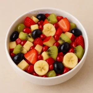 ঠান্ডা দুধ ফ্রিজ থেকে বের করে এনে কাটা ফলগুলো উপর থেকে দিয়ে দিতে হবে।